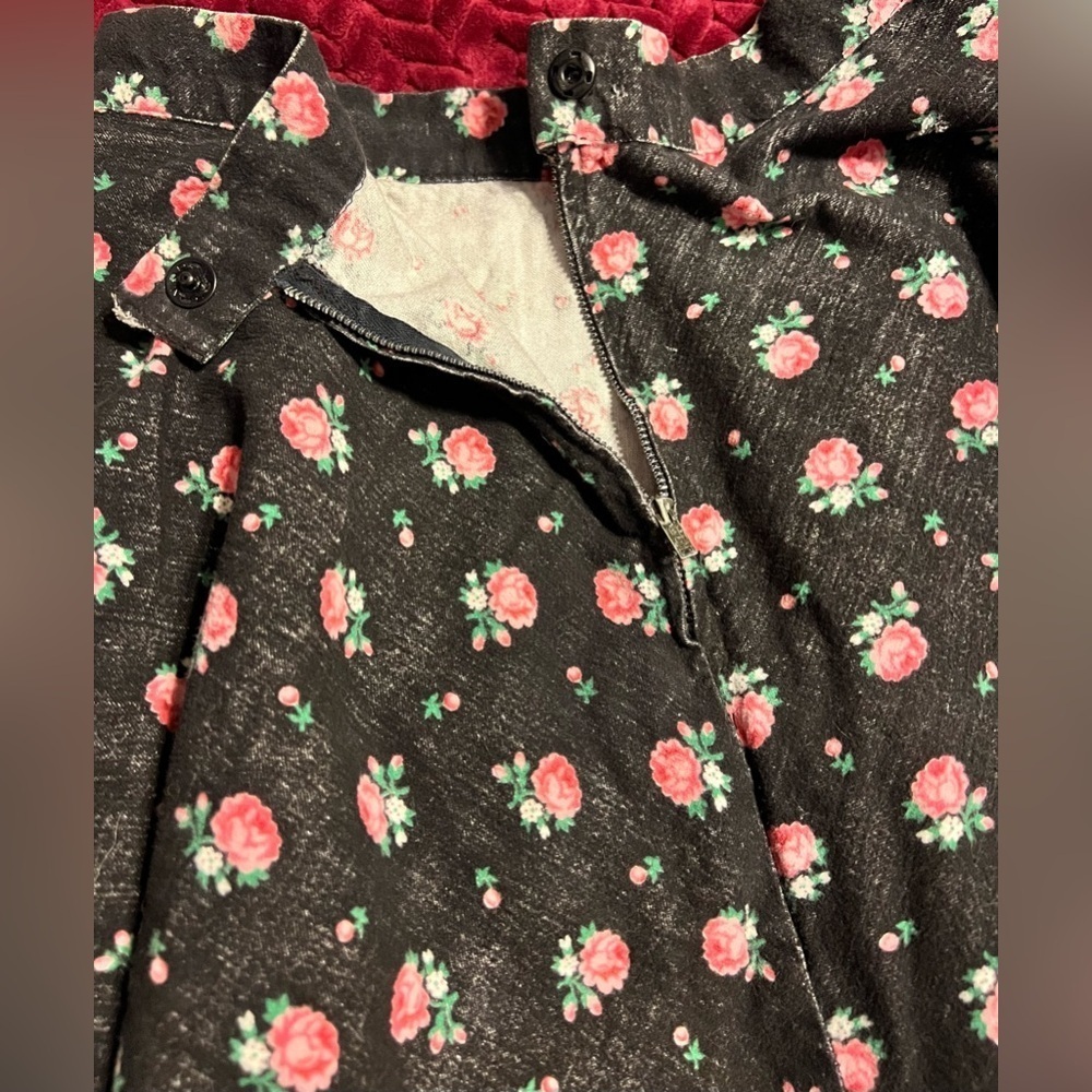True Vintage 1950’s Black W/ Roses Cotton Felt A-line Circle Skirt XSmall 24” UC - Picture 7 of 8